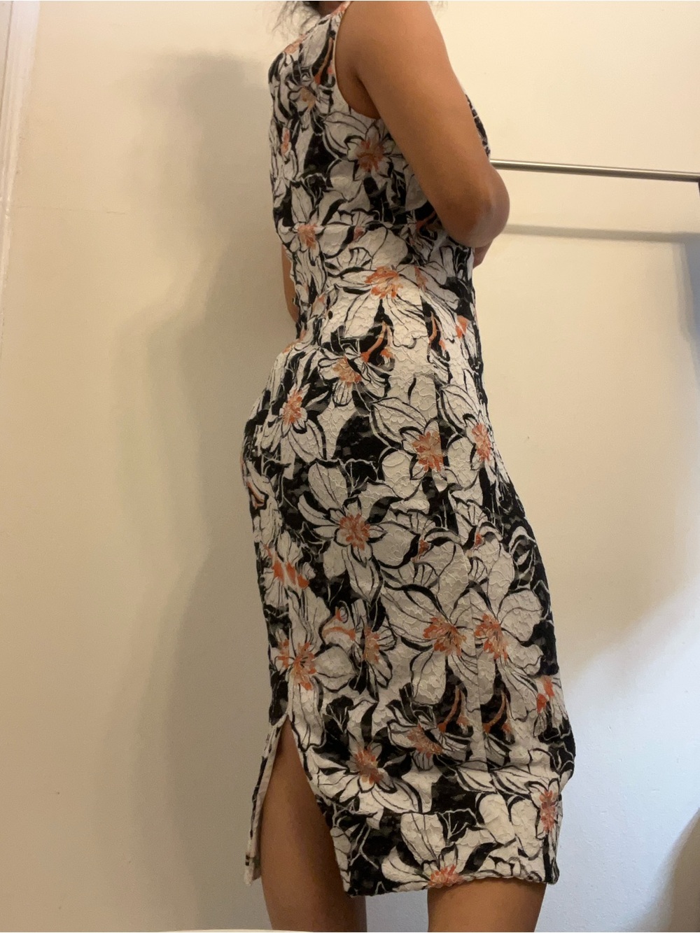 S26 Dress the Population Floral Alice Sheath - Picture 2 of 5